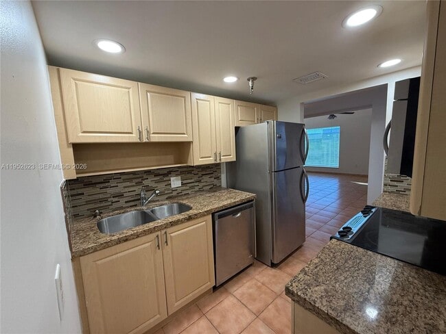 Photo - 10641 SW 108th Ave Unit 3I