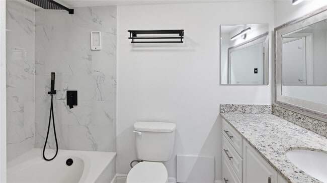 Photo - 23048 Oxford Pl