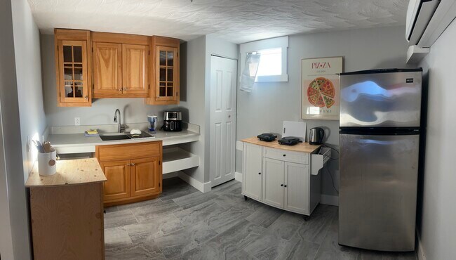 Photo - 890 Highland Ave