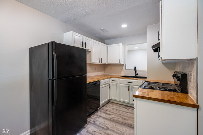 Photo - 1315 S Senate Ave
