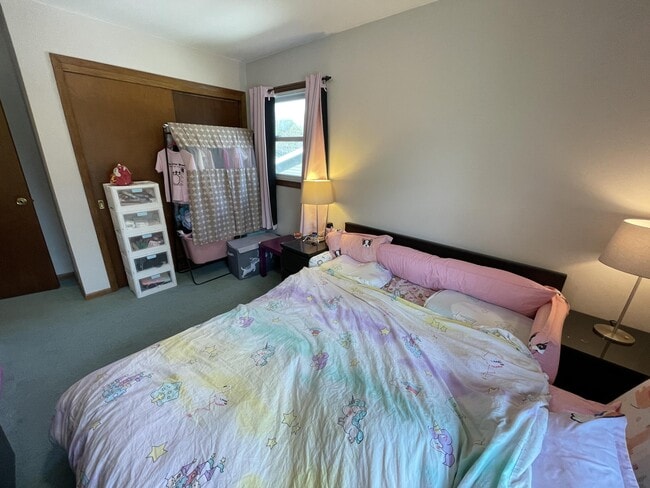 Photo - 1708 Howlett Ln