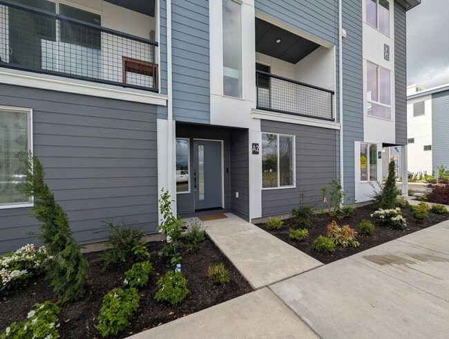 Building Photo - 3Bd/2.25Ba Everett Townhome