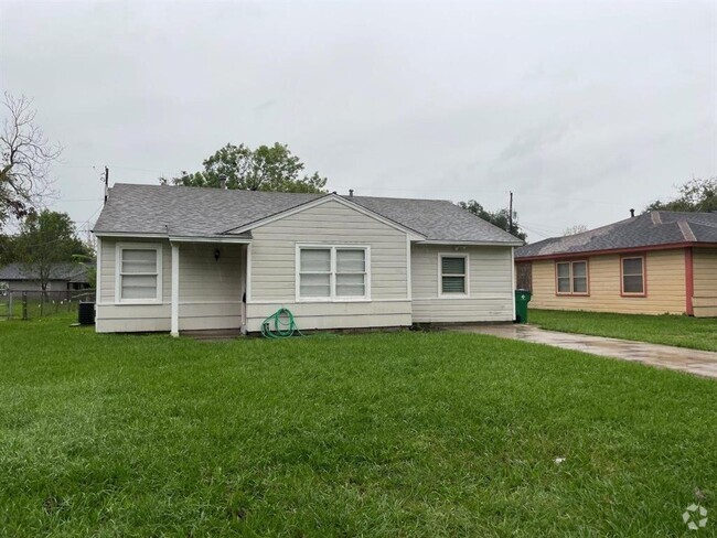 Building Photo - 1232 Chevy Chase Dr Rental