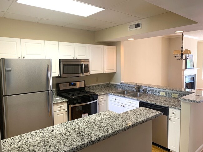 Photo - 405 W 7th St Unit 208