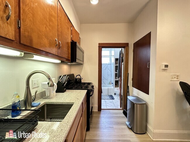 Photo - 2821 W Shakespeare Ave Unit 2F