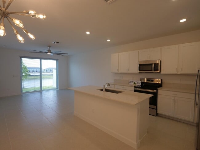 Photo - 206 SE Woodbark St