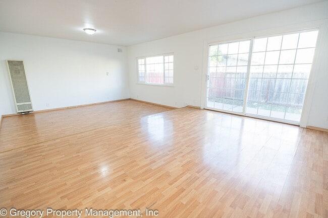 Photo - 2211 Pacific Ave Unit Apt B