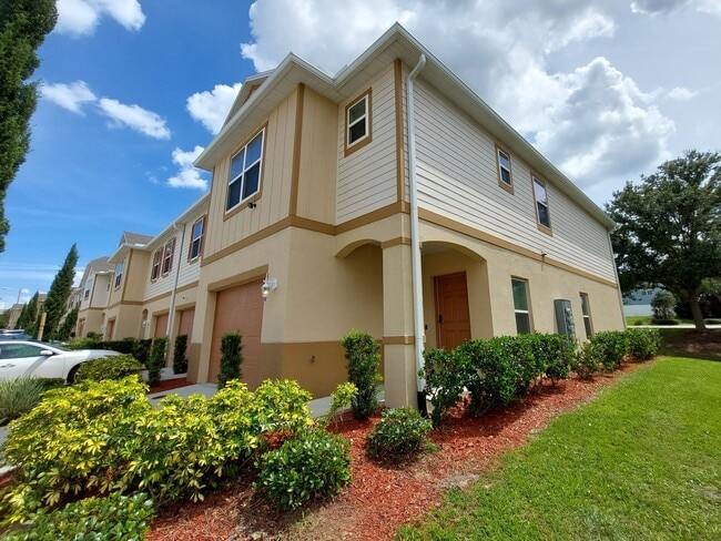 Photo - Beautiful 3 Bedroom 2 1/2 Bathroom House i...