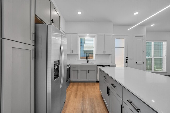 Building Photo - 1601 Mustang Dr Rental
