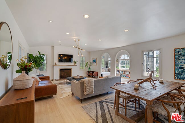 Photo - 6402 Ivarene Ave