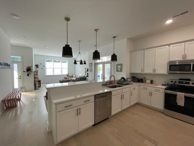 Photo - 1348 Slayton St