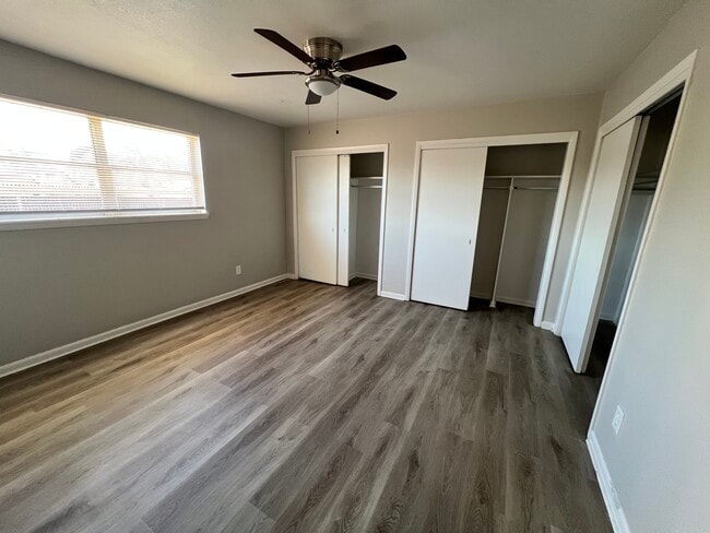 Building Photo - Kentwood Apartments Unit 1702- A