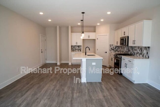 Photo - 527 Harjo Dr