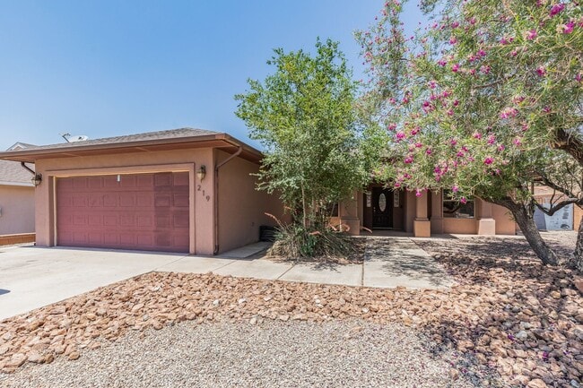 Spacious 4 Bedroom 2 Bath Home near Golf C... - Spacious 4 Bedroom 2 Bath Home near Golf C...