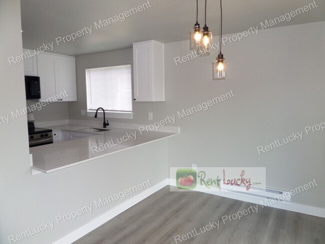 Photo - Fully Remodeled & GORGEOUS 2-Bedroom Unit ... Unit C