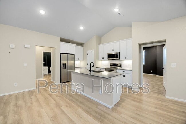 Photo - 563 Vicot Wy Unidad E