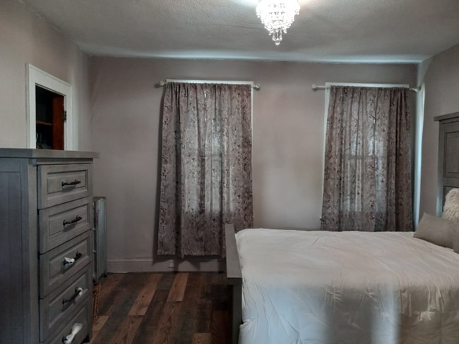 Photo - 117 Belden St