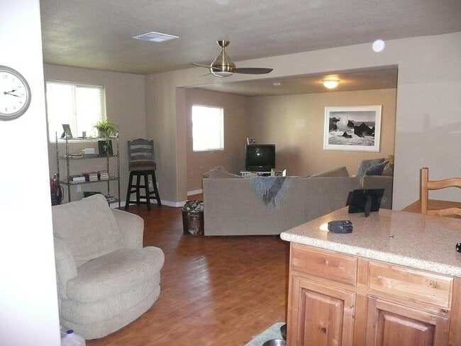 Photo - 1017 E Roma Ave