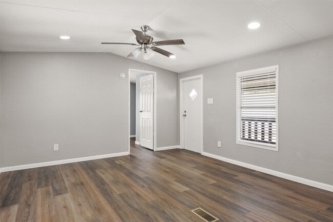 Photo - 2222 N Austin Ave