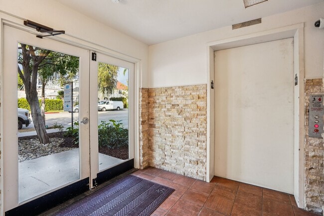Photo - Camarillo Sunshine Apartments