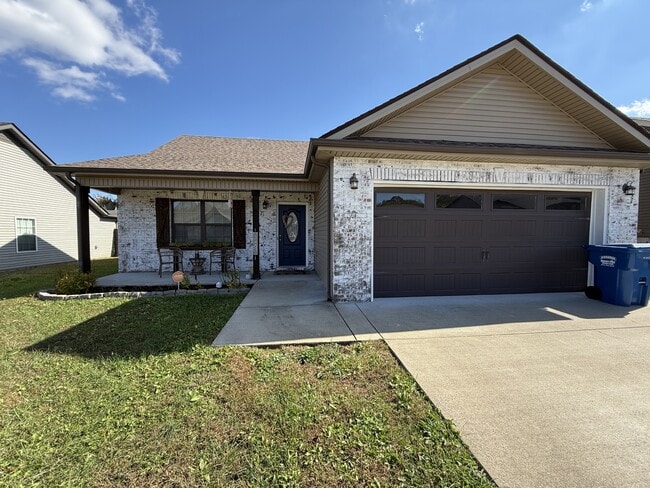 Photo - 607 Hollow Crst