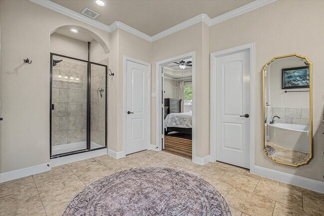 Photo - 102 N Victoriana Cir