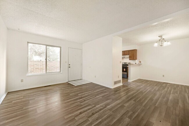 10210 Quivas St