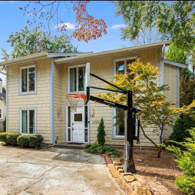 Photo - 3958 N Stratford Rd NE