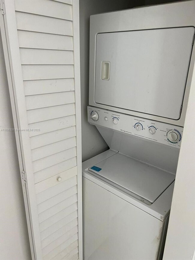 Photo - 650 Euclid Ave Unit 207