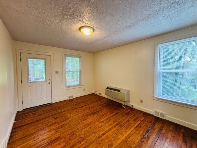 Photo - 821 Montgomery St