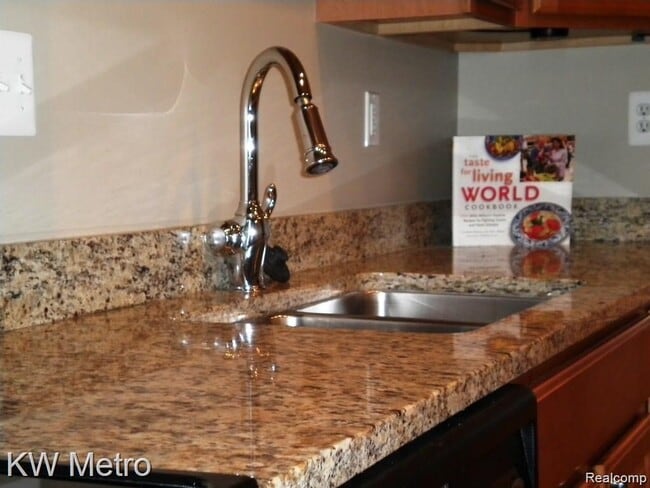Photo - 350 N Main St Unit 608