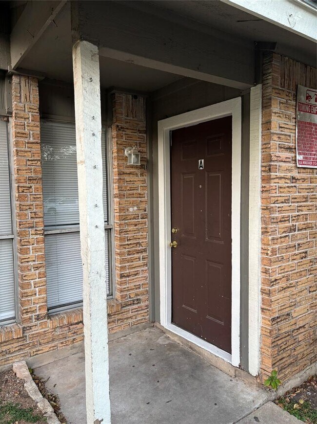 Photo - 1210 Southport Dr