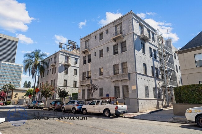 Building Photo - 702-708 S. Mariposa Ave.