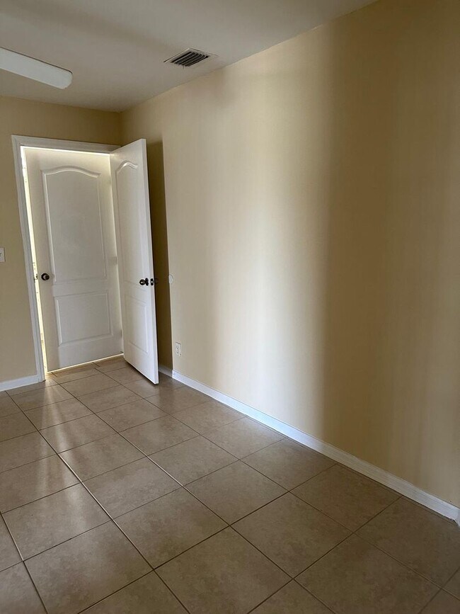 Photo - Spacious 3-Bed + Den Home with 2-Car Garag...