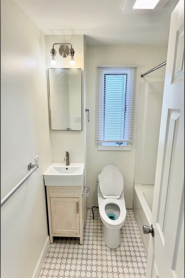 Photo - 178-180 Chandler Avenue Unit 1