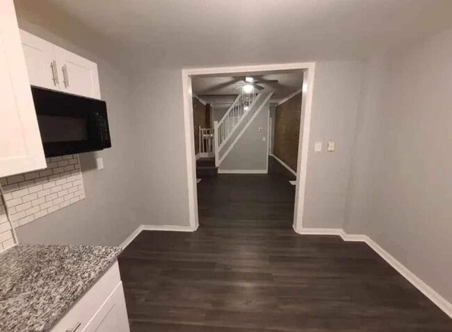 Photo - 3 Bedroom 1 Bathroom Townhouse