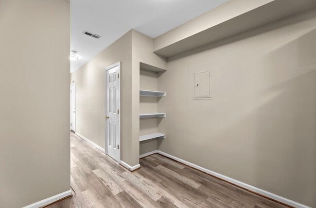 Photo - 566 Newcomb St SE Unit 3