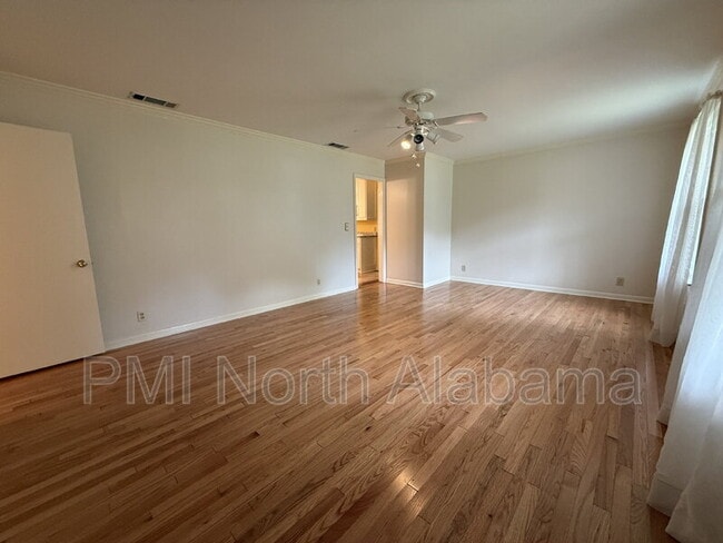 Photo - 413 Harolds Dr NW