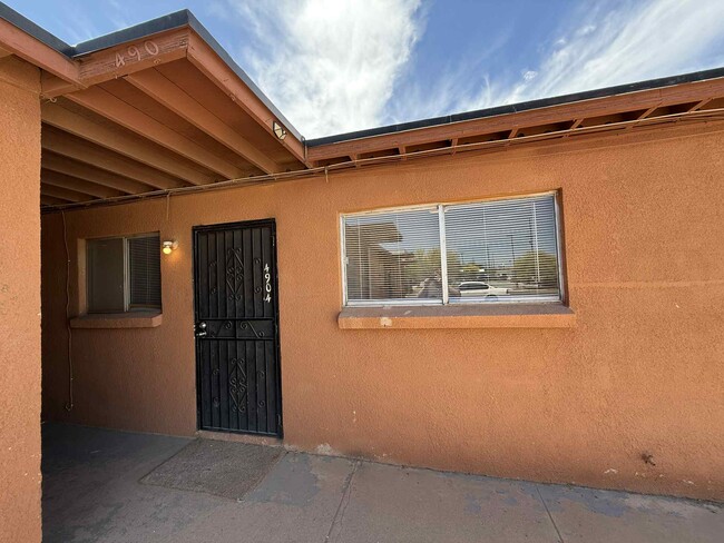 Building Photo - 4904 S 13th Ave Unit 1