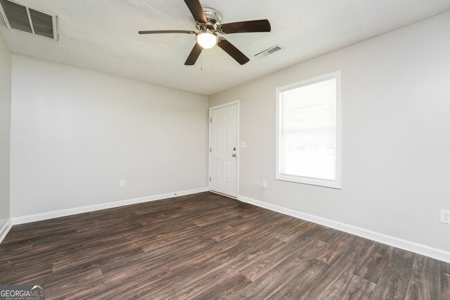 400 Lexington Cir