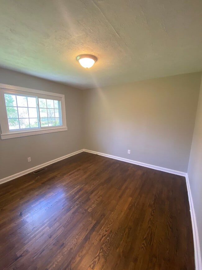 Photo - Perfect location in West Knoxville!!