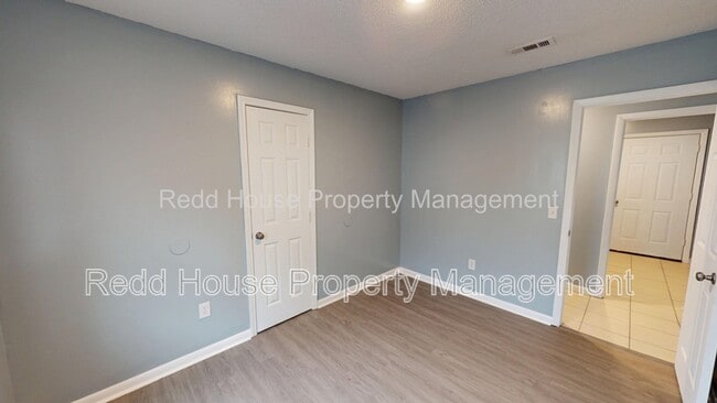 Photo - 105 Nann St