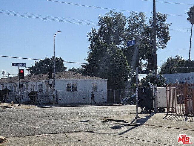 Photo - 259 E 84th Pl