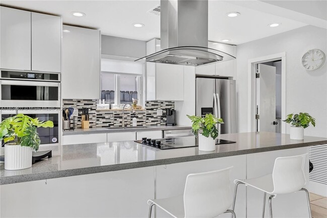 Photo - 2828 Cleveland St