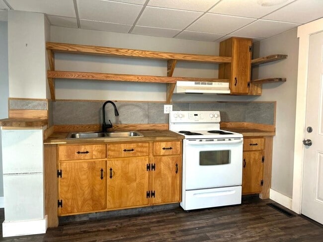 Photo - 636 Lisbon St