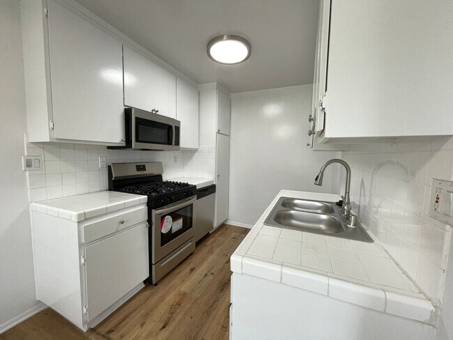 Photo - 5650 Fair Ave