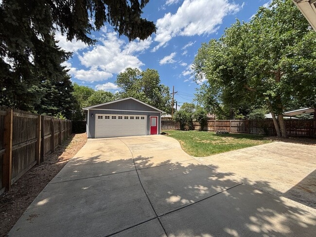Photo - 2255 S Clermont St