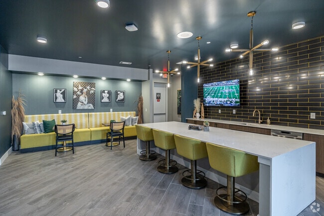 Clubhouse - Uptown Terrace