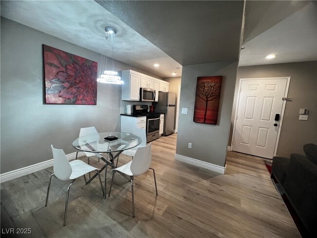 Building Photo - 950 Seven Hills Dr Unit 2411 Rental