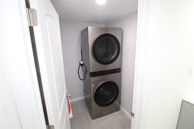 Photo - 23 Frederick Ave